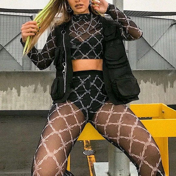 ✨HP!✨Barbed wire mesh long sleeve cropped top - Picture 10 of 15